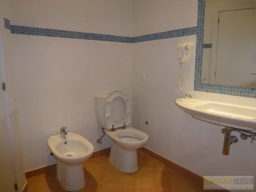 Negócio para Venda em Lagos (São Sebastião e Santa Maria)