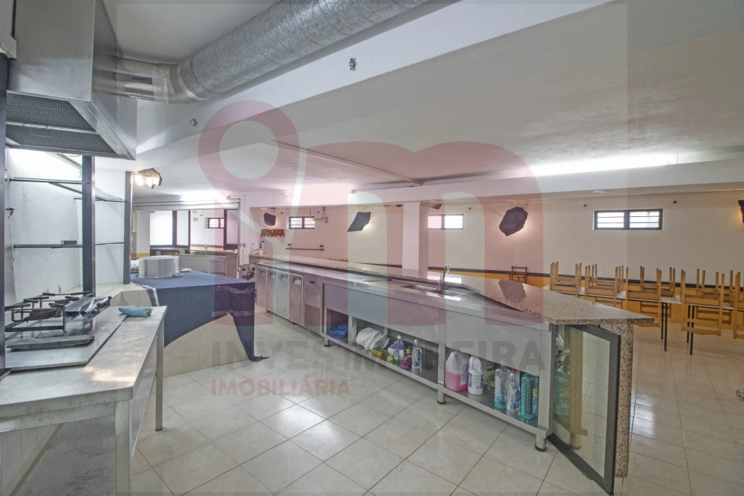 Moradia T4 para Venda em Moreira de Conegos Foto 16