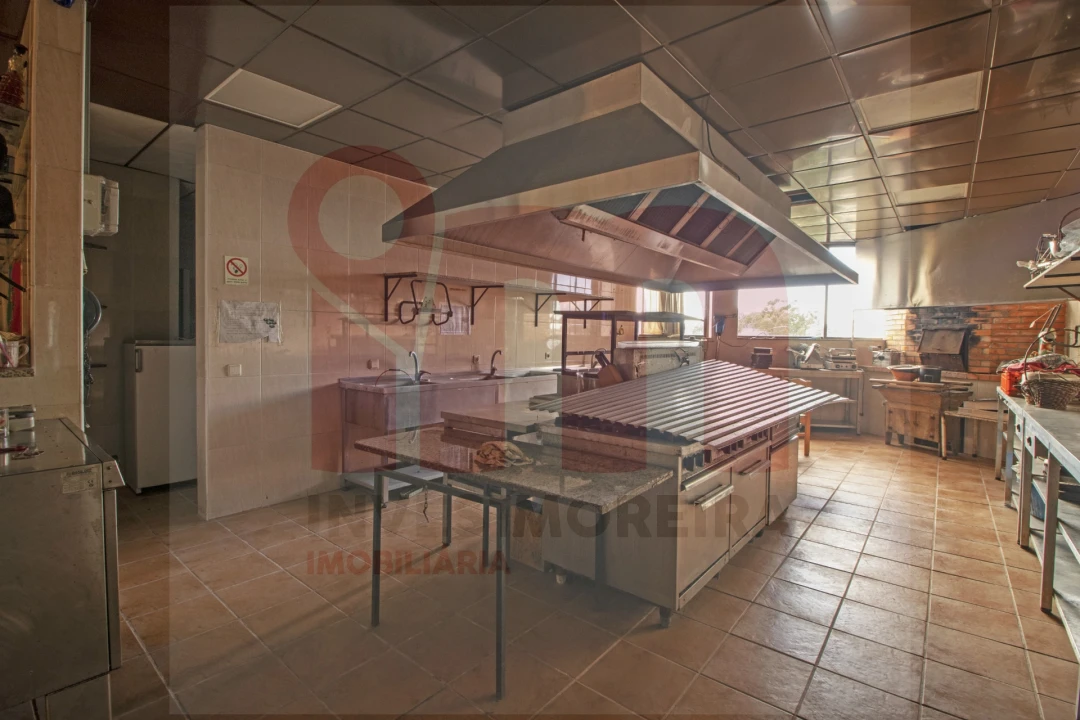 Moradia T4 para Venda em Moreira de Conegos Foto 8