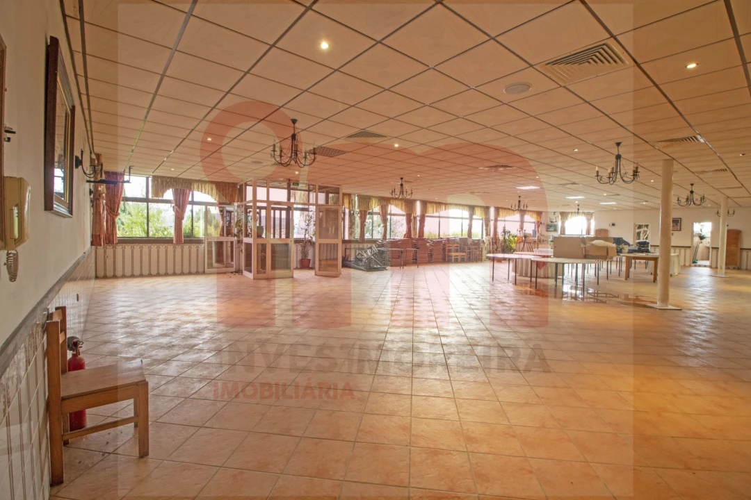 Moradia T4 para Venda em Moreira de Conegos Foto 4