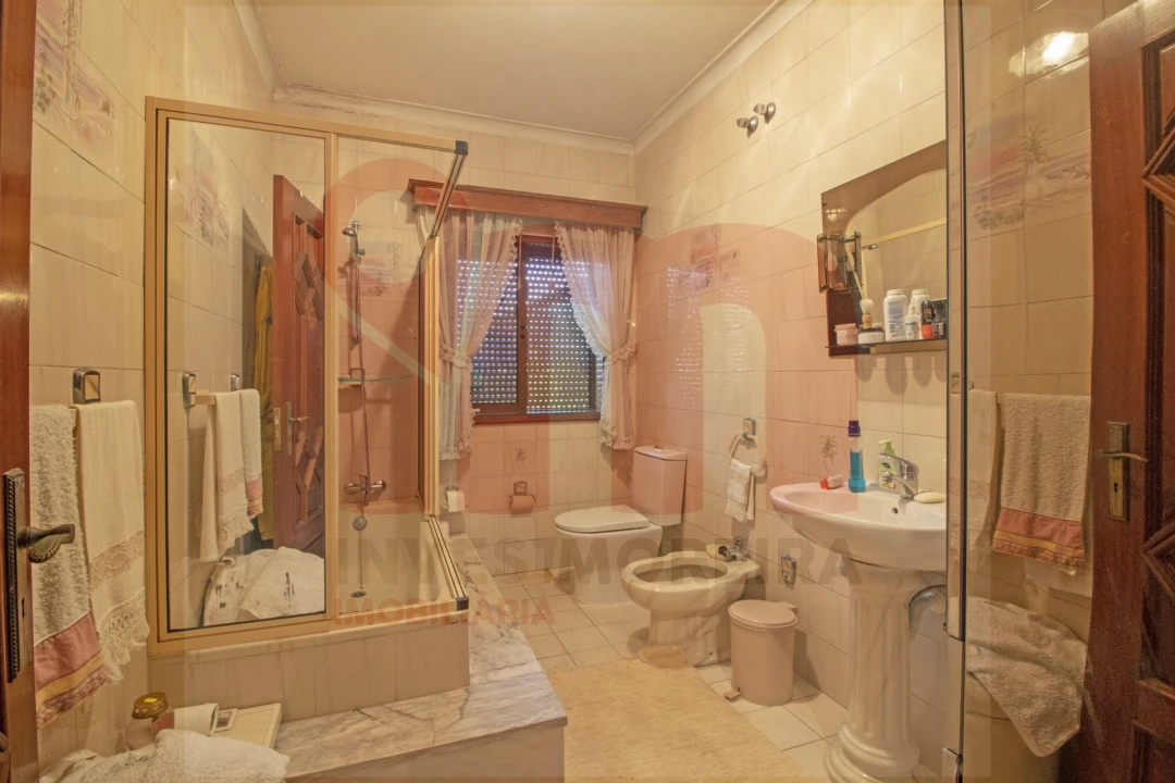 Moradia T4 para Venda em Moreira de Conegos Foto 36