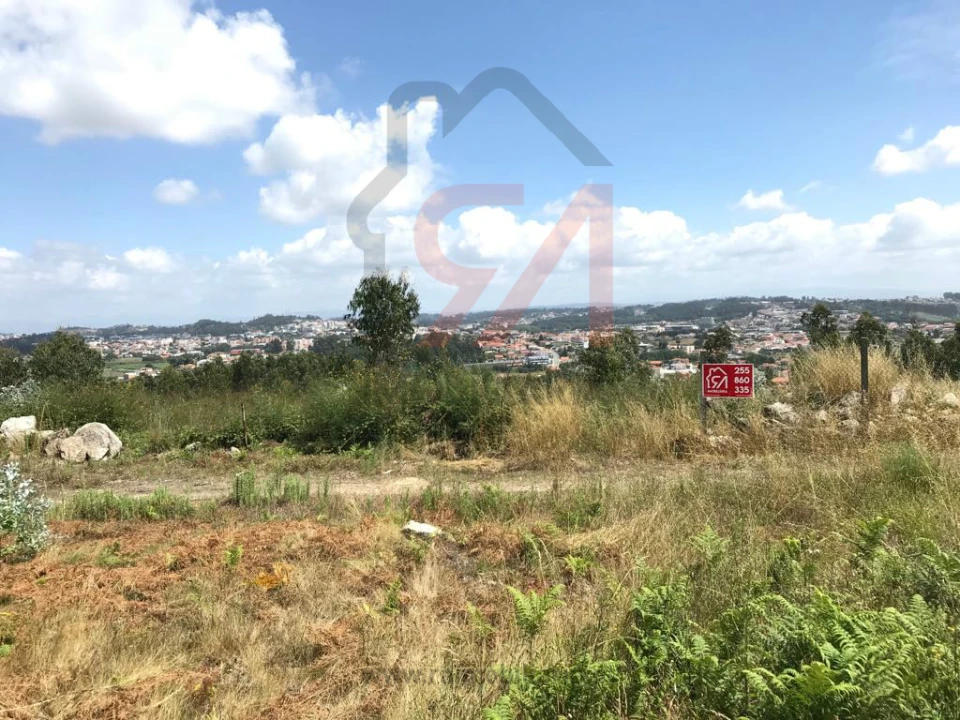 Terreno para Venda em Penamaior Foto 1
