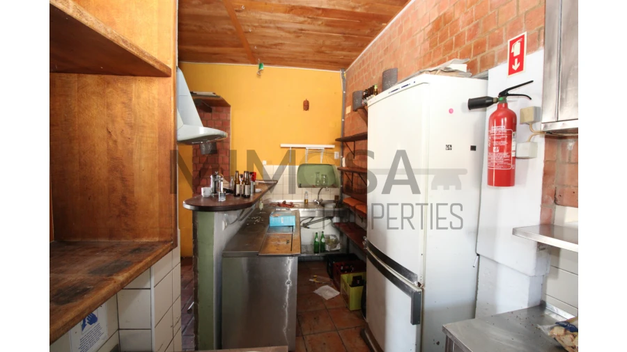 Negócio para Venda em Bensafrim e Barão de São João Foto 12