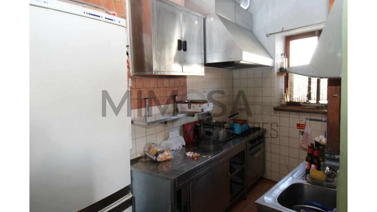 Negócio para Venda em Bensafrim e Barão de São João Foto 13