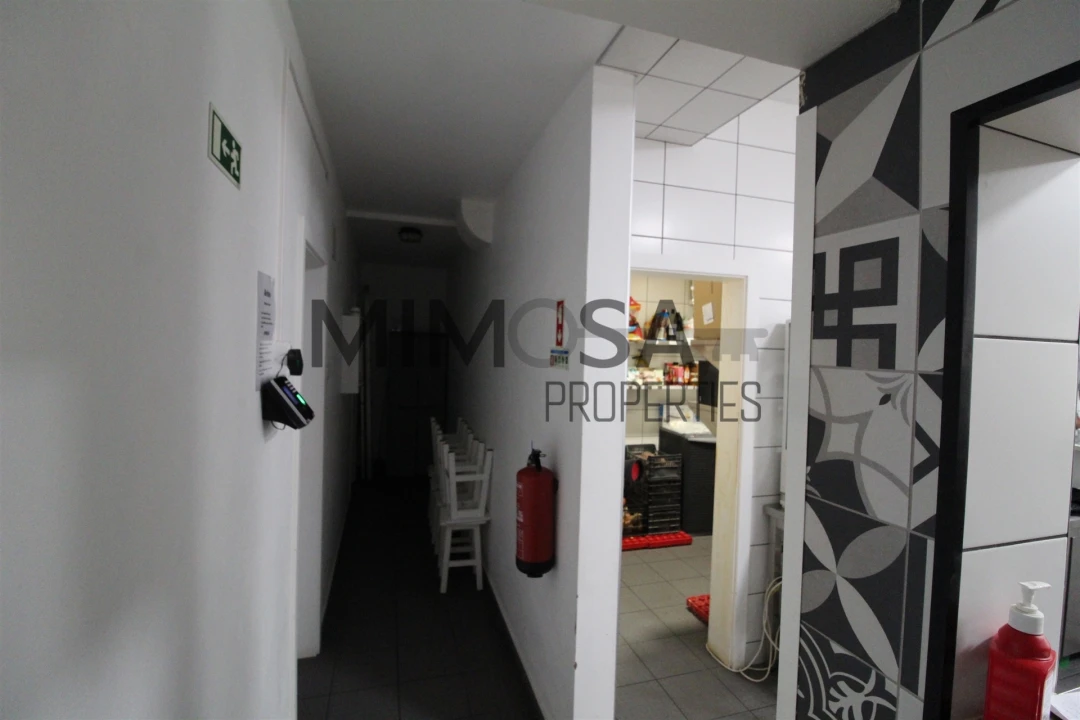 Negócio para Venda em Lagos (São Sebastião e Santa Maria) Foto 8