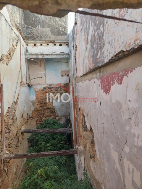 Moradia T0 para Venda em Santa Maria da Devesa