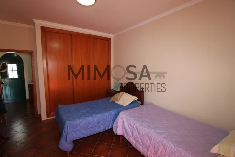 Moradia T4 para Venda em Luz Foto 14