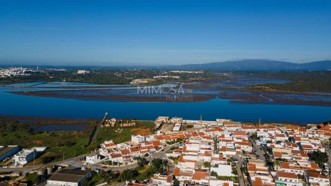 Terreno para Venda em Estômbar e Parchal