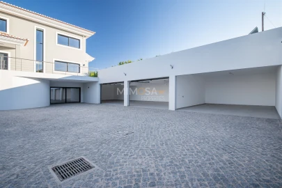 Moradia T5 para Venda em Lagos (São Sebastião e Santa Maria)
