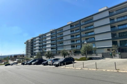 Apartamento T4 para Venda em Azurem