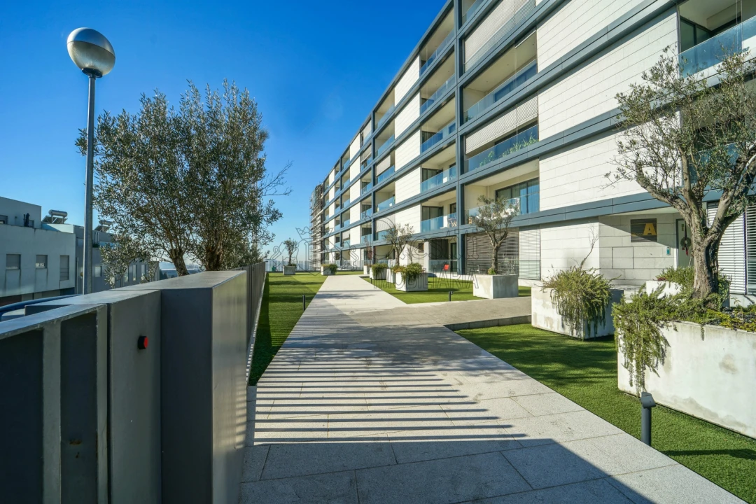 Apartamento T4 para Venda em Azurem Foto 4