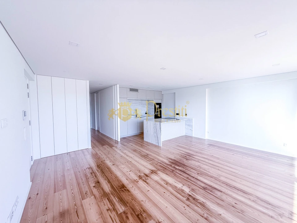 Apartamento T2 para Venda em Creixomil Foto 7