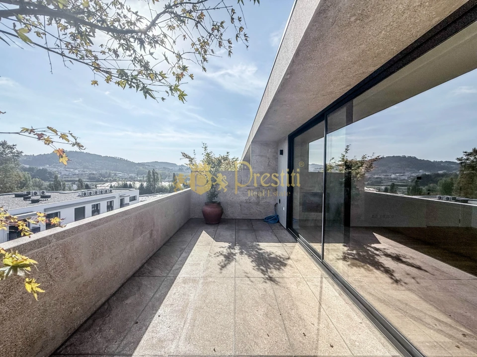 Apartamento T2 para Venda em Creixomil Foto 3