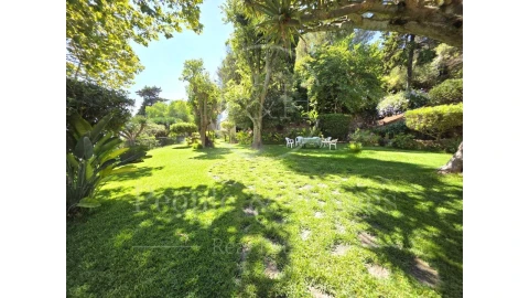 Moradia T10 para Venda em Oeiras e São Julião da Barra, Paço de Arcos e Caxias