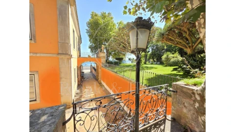 Moradia T10 para Venda em Oeiras e São Julião da Barra, Paço de Arcos e Caxias