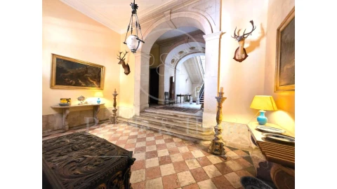 Moradia T10 para Venda em Oeiras e São Julião da Barra, Paço de Arcos e Caxias