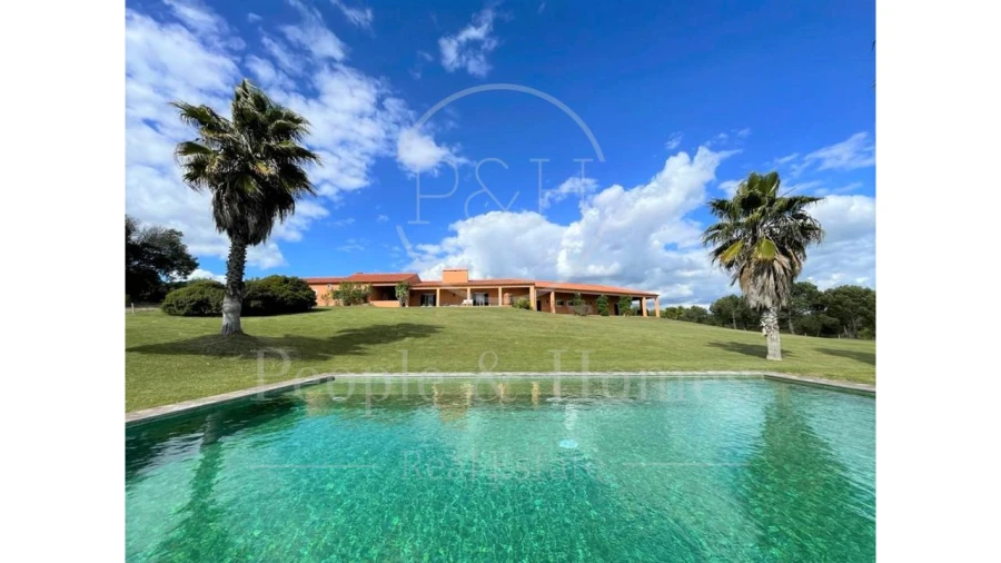 Quinta T8 para Arrendamento em Alcórrego e Maranhão