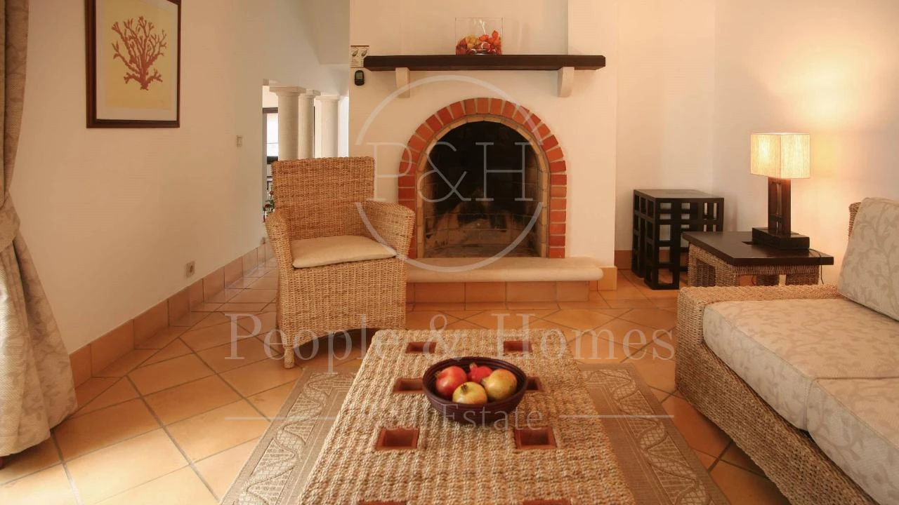 Moradia T2 para Venda em Albufeira e Olhos de Água Foto 9