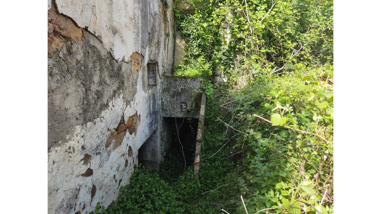 Moradia T2 para Venda em Insua Foto 6