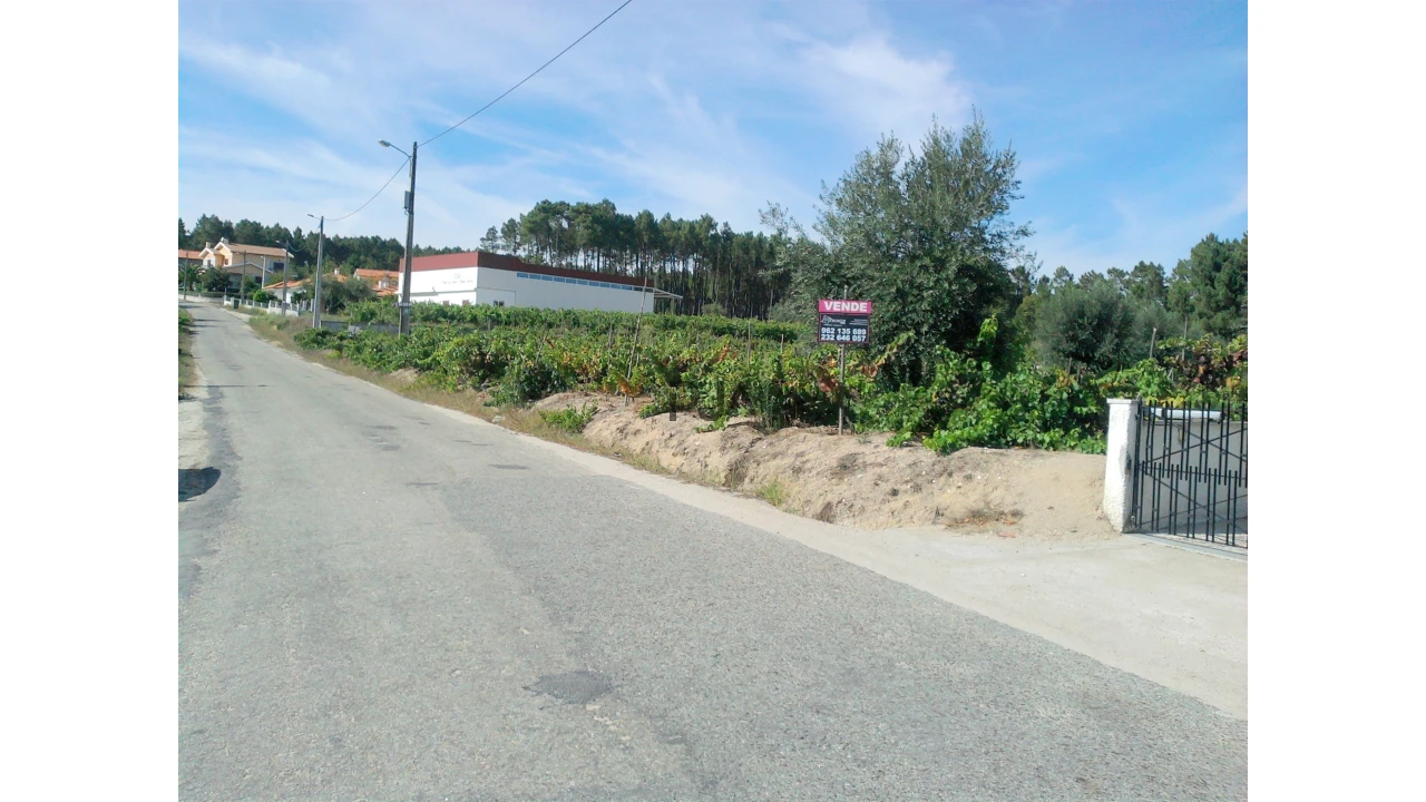 Terreno para Venda em Sezures Foto 3