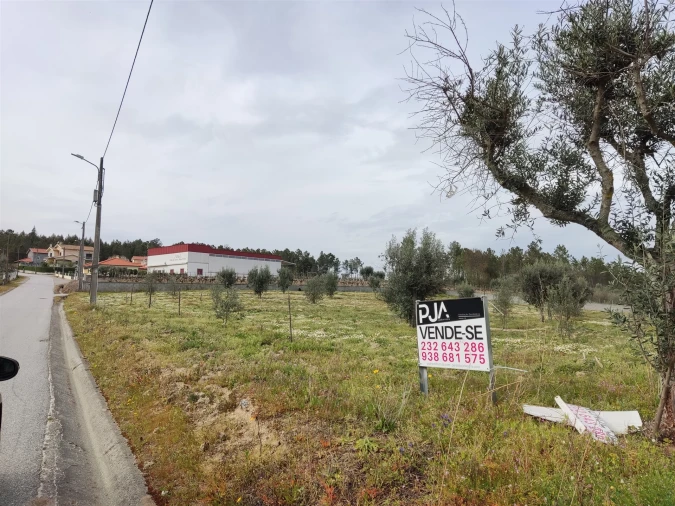 Terreno para Venda em Sezures Foto 1