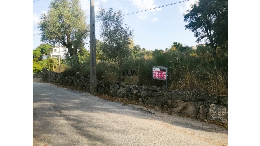 Terreno para Venda em Quintela de Azurara Foto 1