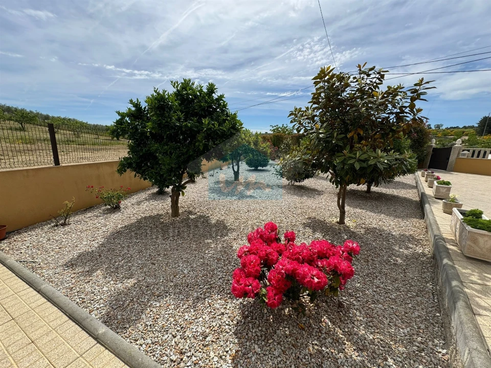 Moradia T5 para Venda em Vale de Telhas Foto 2