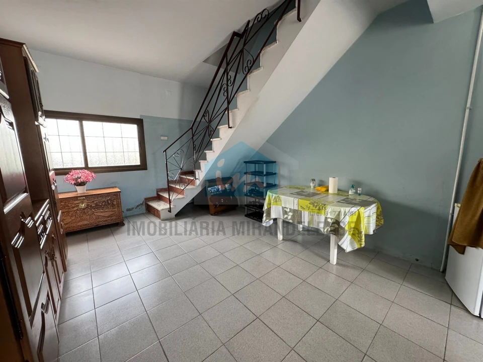 Moradia T5 para Venda em Vale de Telhas Foto 29