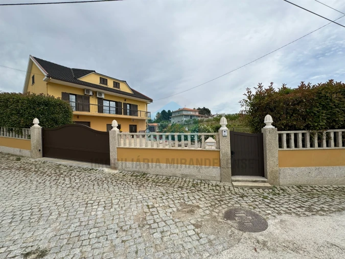 Moradia T5 para Venda em Vale de Telhas Foto 32