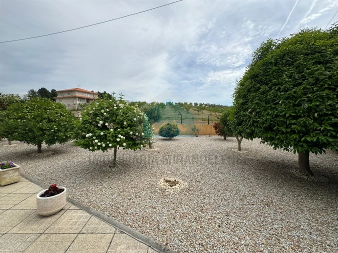 Moradia T5 para Venda em Vale de Telhas Foto 3