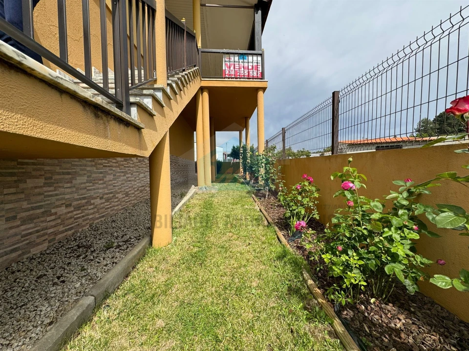 Moradia T5 para Venda em Vale de Telhas Foto 5