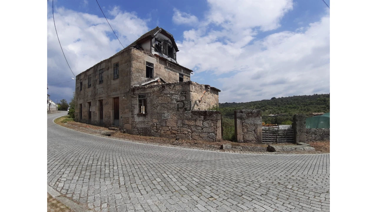 Moradia T0 para Venda em Fornos de Algodres Foto 2