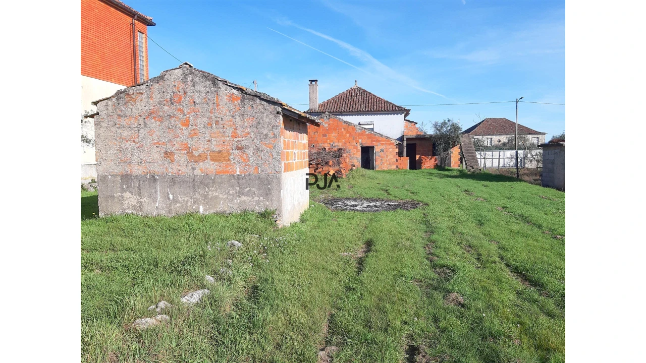 Moradia T2 para Venda em Lajeosa do Dão Foto 18