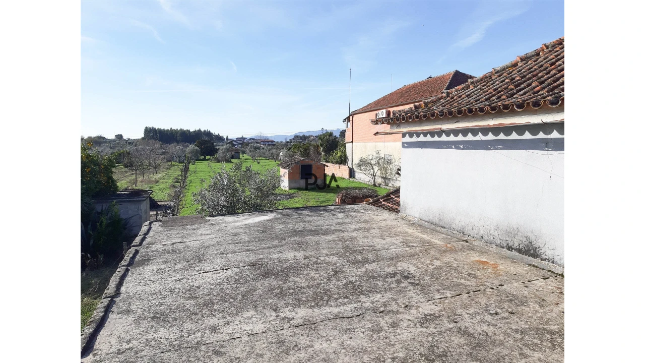 Moradia T2 para Venda em Lajeosa do Dão Foto 9