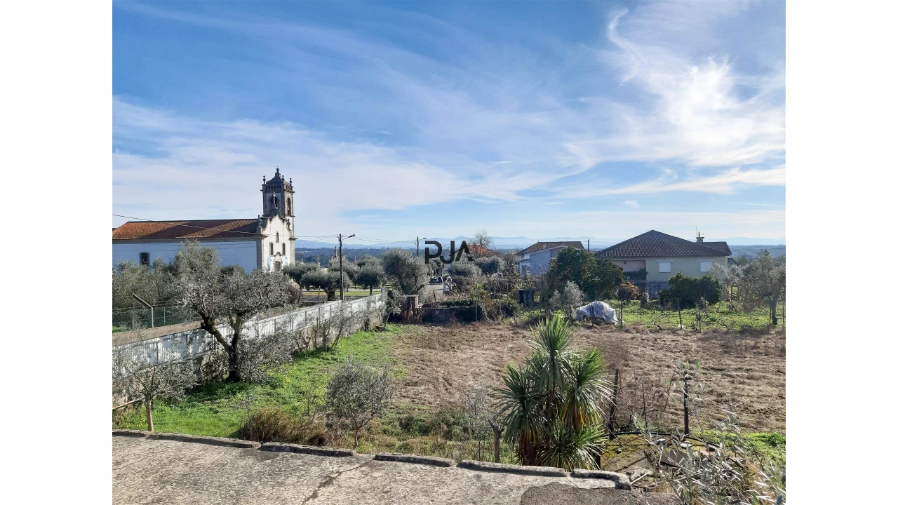 Moradia T2 para Venda em Lajeosa do Dão Foto 7