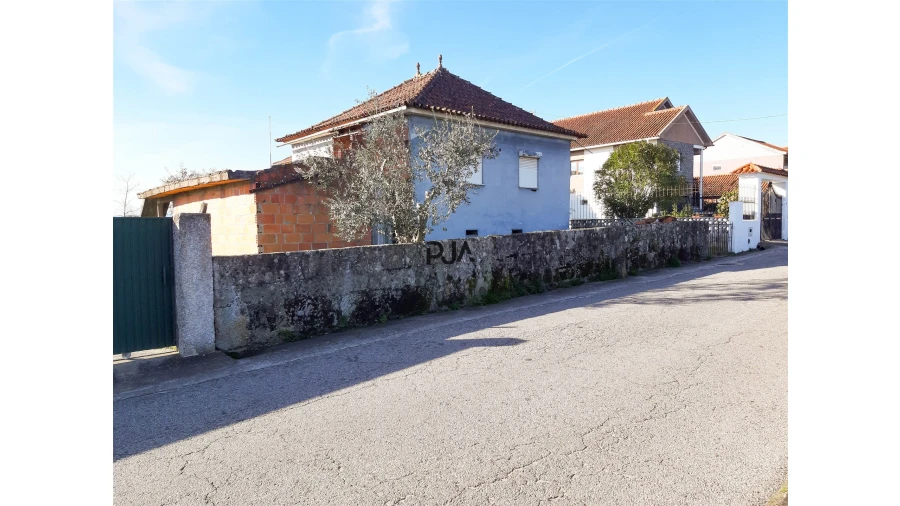 Moradia T2 para Venda em Lajeosa do Dão Foto 11