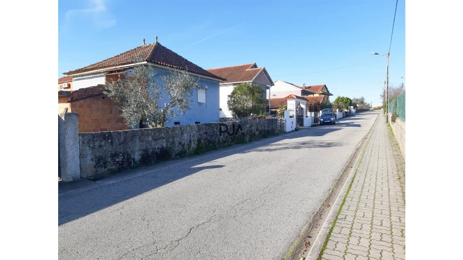 Moradia T2 para Venda em Lajeosa do Dão Foto 6