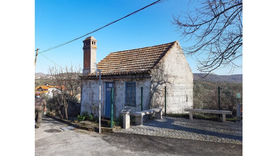 Moradia T2 para Venda em Sobral Pichorro e Fuinhas Foto 11