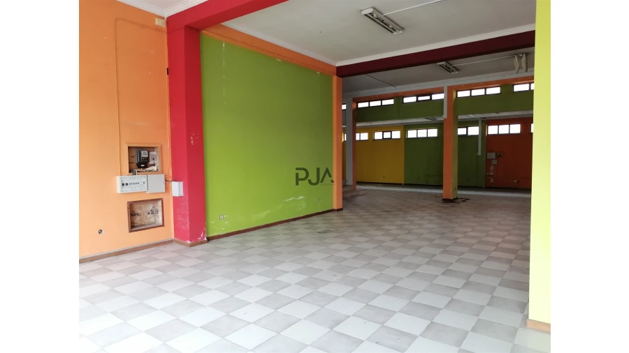 Loja para Venda em Nelas Foto 2