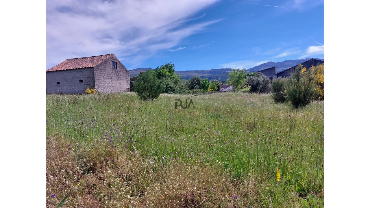 Terreno Misto para Venda em Vila Cortes da Serra Foto 1
