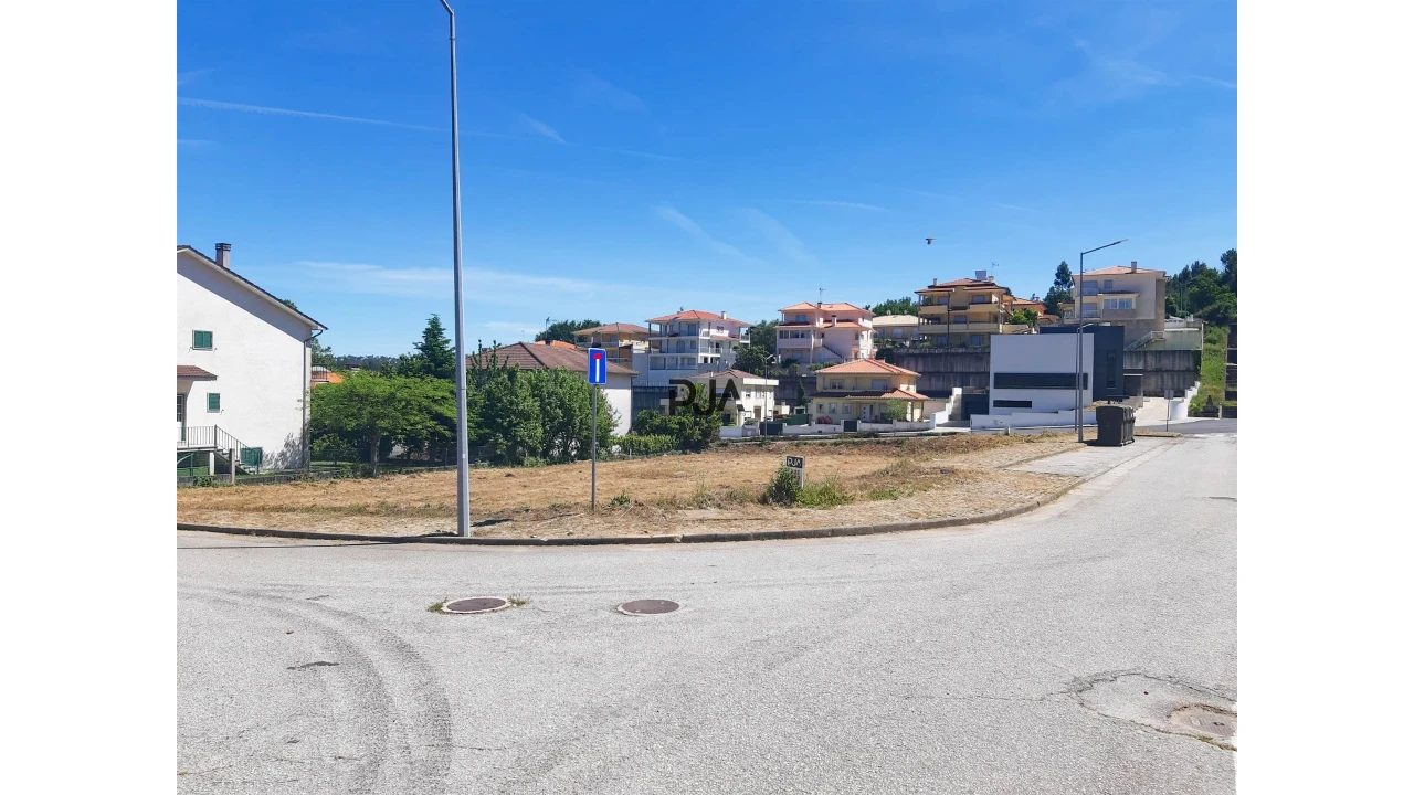 Terreno para Venda em Satão Foto 1