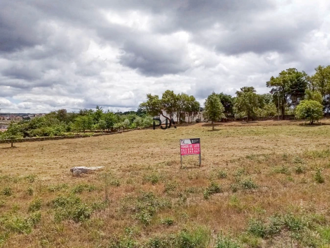 Terreno Comércio / Armazém para Venda em Mangualde, Mesquitela e Cunha Alta