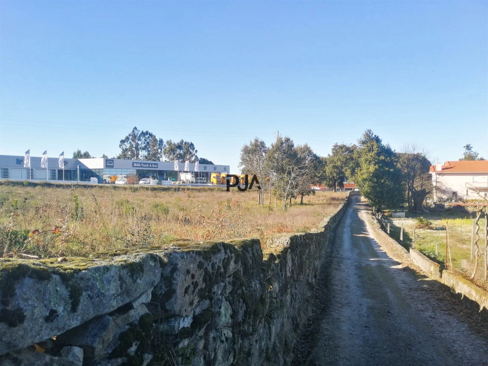 Terreno Comércio / Armazém para Venda em Mangualde, Mesquitela e Cunha Alta Foto 3