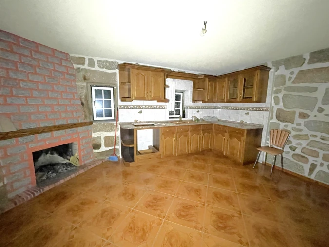 Moradia T2 para Venda em Juncais, Vila Ruiva e Vila Soeiro do Chão Foto 2