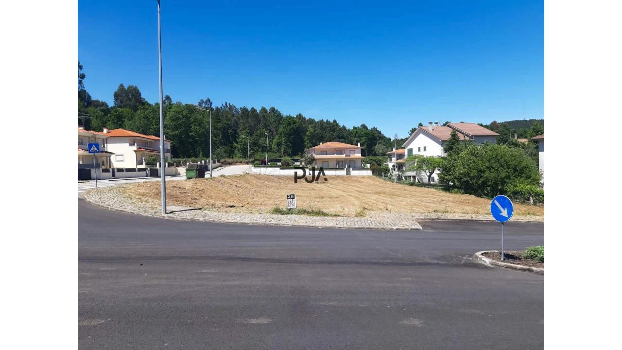 Terreno para Venda em Satão Foto 1