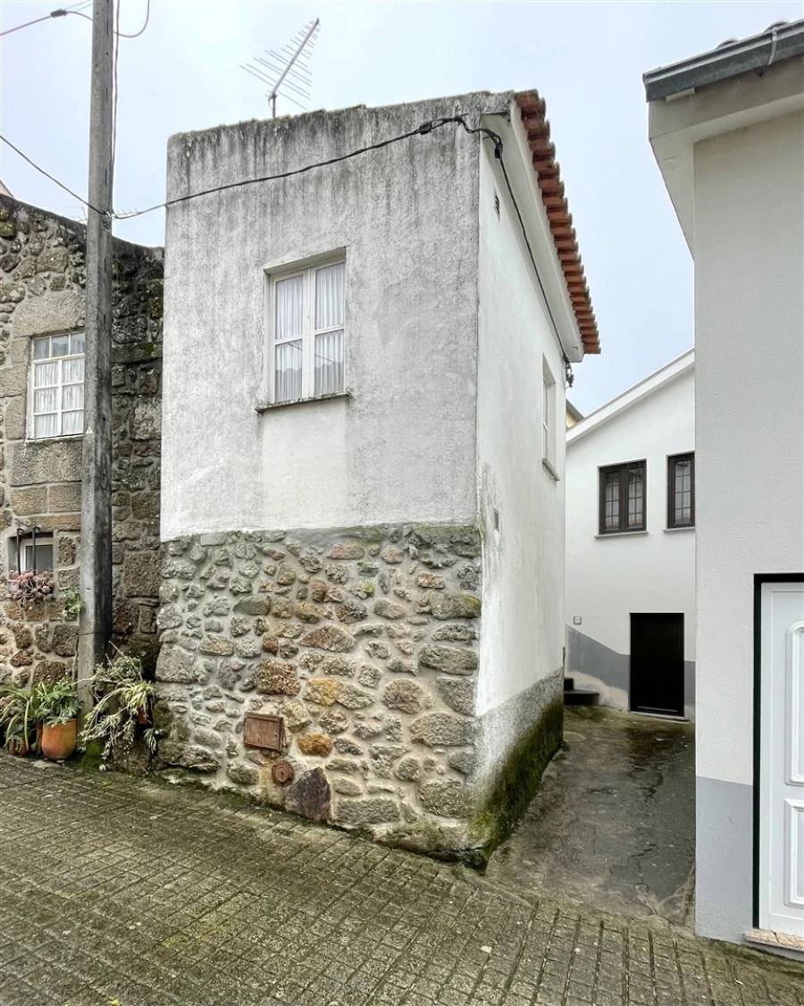 Moradia T2 para Venda em Melo e Nabais