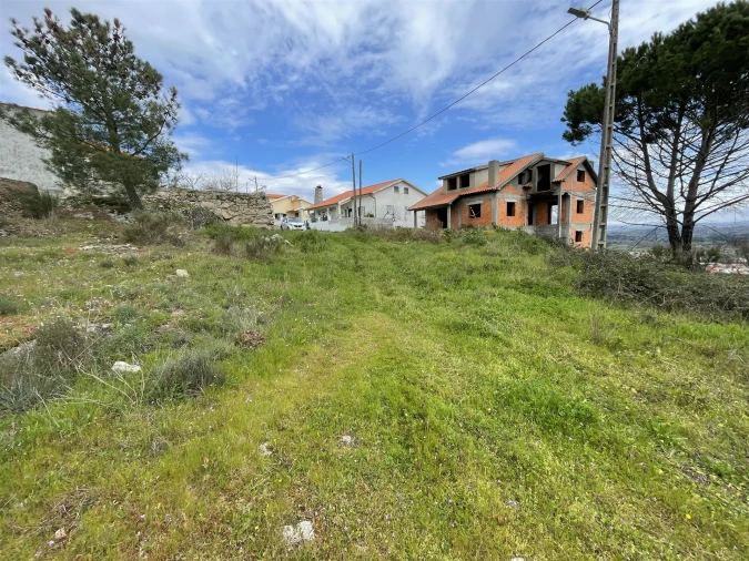 Terreno para Venda em Arcozelo Foto 3