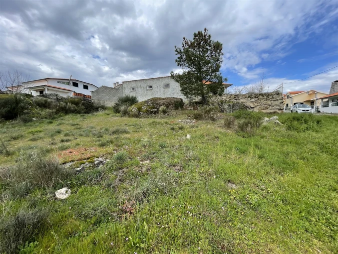 Terreno para Venda em Arcozelo