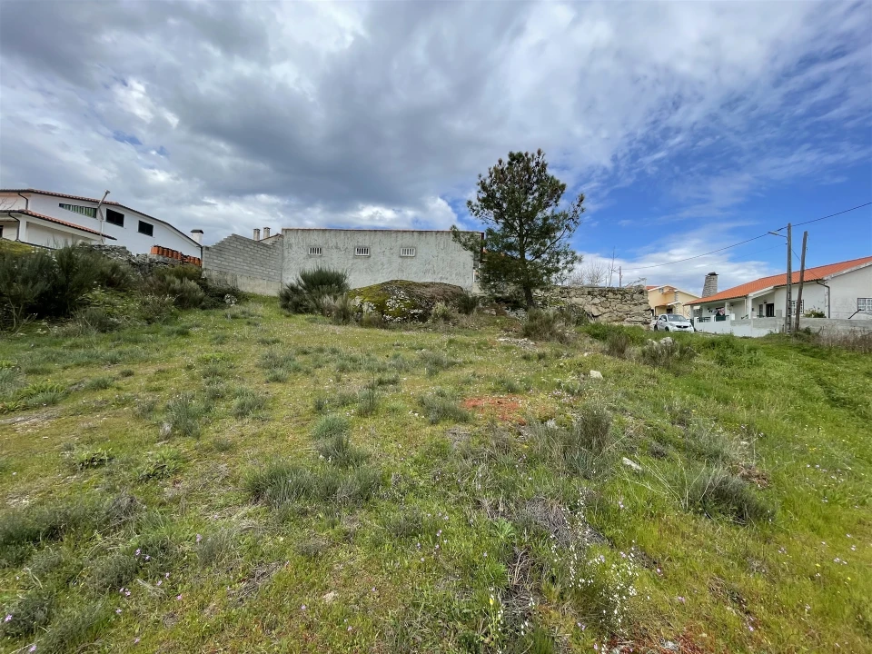 Terreno para Venda em Arcozelo Foto 2