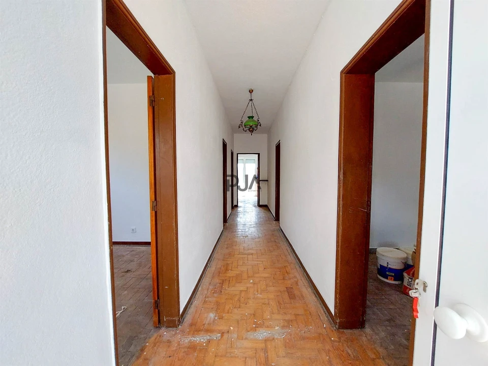 Moradia T5 para Venda em Insua Foto 12